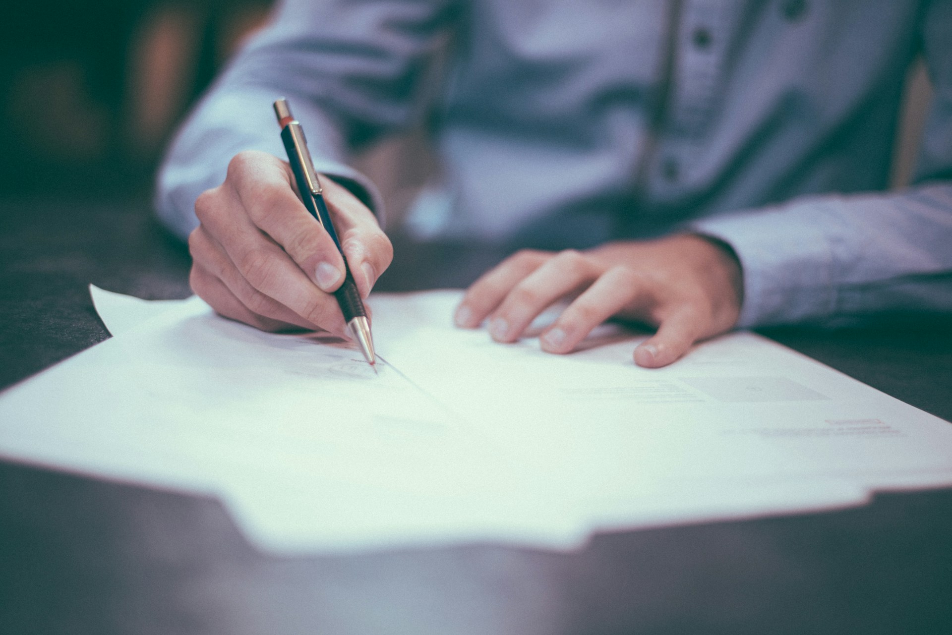 what does a family law lawyer do, Holloway and Hulling